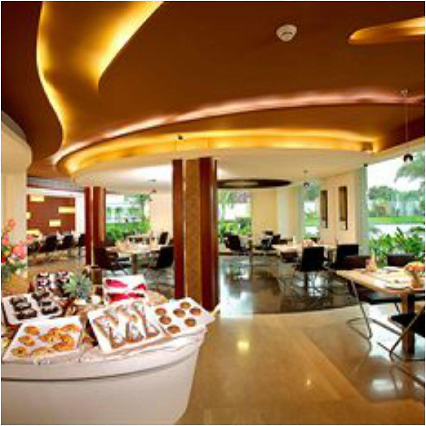 Flora Airport And Convention Centre Kochi Hotel